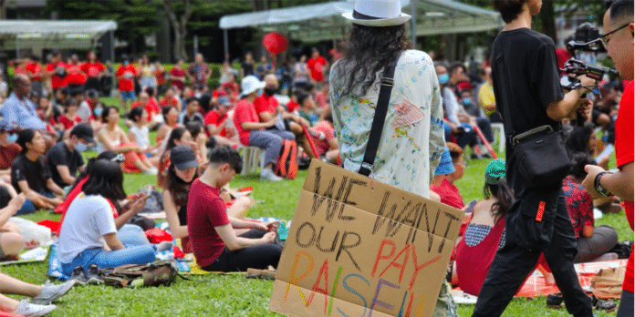 La manifestación del Primero de Mayo en Hong Lim Park pide condiciones de trabajo más justas en Singapur