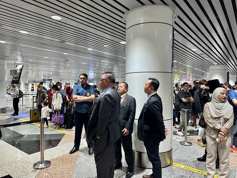 马来西亚部长揭露涉及吉隆坡国际机场移民官员的腐败丑闻，反贪会正在调查